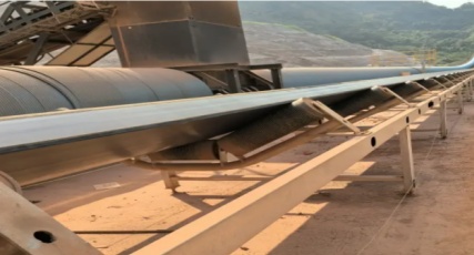 Cómo las correas mineras revolucionan el manejo de materiales en operaciones mineras subterráneas y a cielo abierto